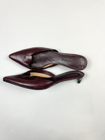 Load image into Gallery viewer, Mules en cuir Costume National • taille 40
