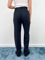 Load image into Gallery viewer, Vintage pleated trousers - size 40
