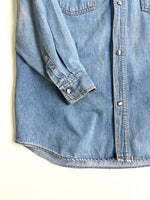 Charger l'image dans la galerie, Chemise en jean vintage • Taille S
